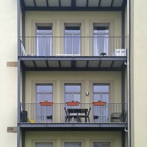 Balkonanlage mit Mineralitplatten